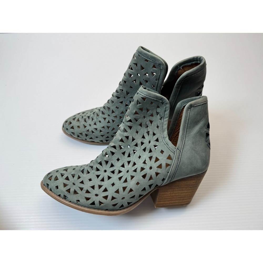 Musse & Cloud Athena Leather Cutout‎ Booties Women 9 EUC $130 Leather Cutout
